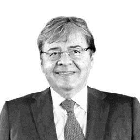 Carlos-Holmes-Trujillo-web