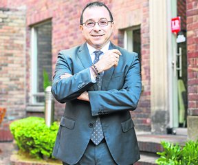 Carlos Mario Estrada, Sena