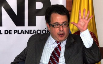 Mauricio Santamaría Salamanca, Miniprotección Social,archivo (7)