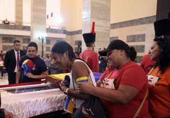 Supporters of late Ve (27149634)