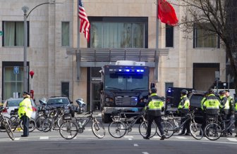 Police block the entr (27290497)