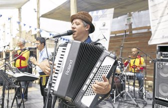 gaymaral1004-1000