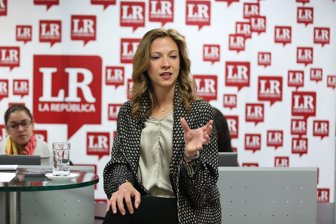 MARIA CLAUDIA LACOUTUre