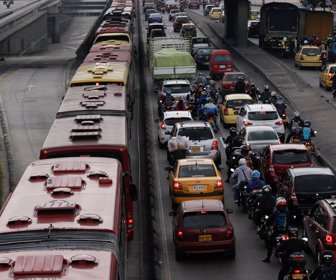 Trafico-Bogotá-Colprensa