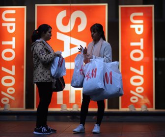 2017-07-04T021108Z_1029363346_RC194A8F2EF0_RTRMADP_3_AUSTRALIA-ECONOMY-RETAIL-1