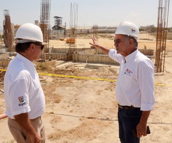 Estadio-Tomás-Arrieta-El-gobernador-Eduardo-Verano-y-dir.-Indeportes-Enrique-Vengoechea-1