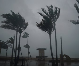 2017-09-10T145820Z_1026771870_RC11B6C4A200_RTRMADP_3_STORM-IRMA