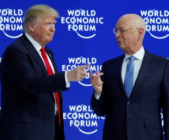 2018-01-26T135126Z_1594100383_RC1C1A9ADC20_RTRMADP_3_DAVOS-MEETING-TRUMP