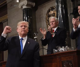 2018-01-31T040453Z_1551581551_HP1EE1V0BC420_RTRMADP_3_USA-TRUMP