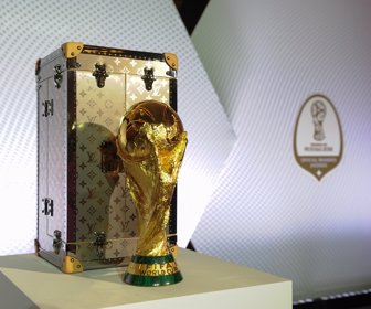 FIFA-World-CupTM-Trophy-Travel-Case-02ok