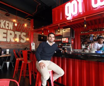 Edgar-Llanos-director-general-Buffalo-Wings_LR-23