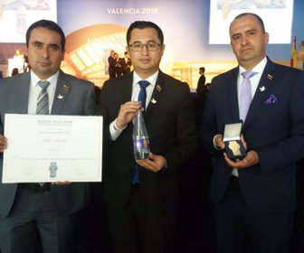 Aquandina fue laureado con el premio oro por el Monde Selection en Bélgica