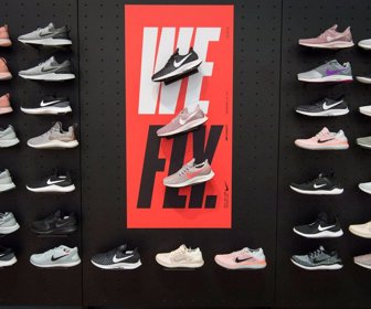 NIKE