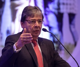 Canciller-holmes-Lr