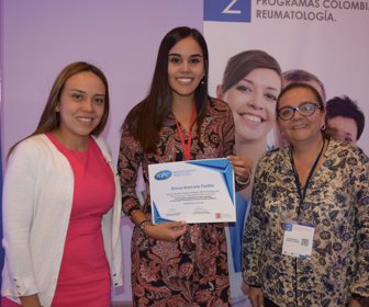 izq-Dra.-Luisa-Fernanda-Amador-Gerente-Médico-de-Pfizer_-Dra.-Diana-Marcela-Padilla-Residente-de-Reumatologia-Universidad-La-Sabana_-Dra-Gloria-Vasquez-Comité-de-Educación-ASORE1