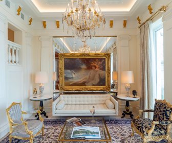 The living room at one of the mansions. Photographer: Anthony Kwan/Bloomberg