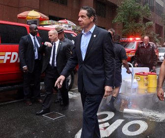 2019-06-10T184834Z_314992584_RC113F7CDB00_RTRMADP_3_NEW-YORK-CRASH-HELICOPTER