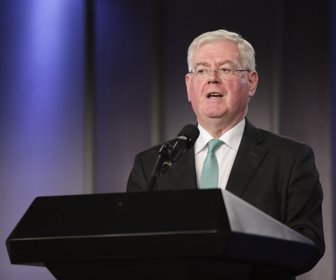 Delegado de la Unión Europea Eamon Gilmore