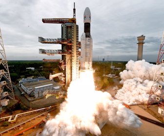 2019-07-22T143305Z_851202878_RC1EA876EDC0_RTRMADP_3_SPACE-EXPLORATION-INDIA-MOON