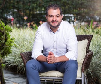 Andrés Gömez, Gerente General Familia