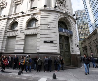 2019-09-02T142019Z_497731008_RC199A294700_RTRMADP_3_ARGENTINA-ECONOMY