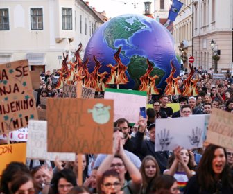2019-09-20T174052Z_1577680031_RC1536A72FA0_RTRMADP_3_CLIMATE-CHANGE-STRIKE-CROATIA (1)