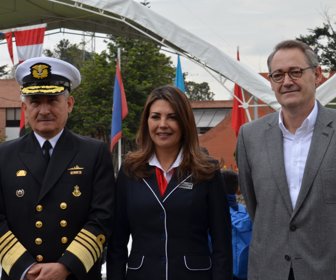 Foto1_ Almirante, Yannet Barbosa y Presidente BBVA