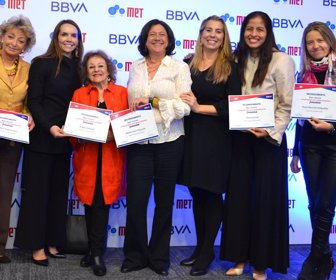 Reconocimientos a emprendedoras1
