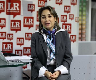 Astrid Álvarez Hernández (50)