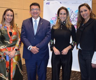 Foto Social izq. a der. María Isabel, Guerrero, Sicóloga Pulsar, Diego Tovar, CEO everis Colombia_ Juliana Botero, directora Fundación everis y Diana Vergara, Mentora Pulsar