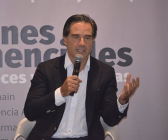 Sergio Muñoz Gomez, gerente del Banco Falabella - FORO BUCARAMANGA CAPUCHINO (3)