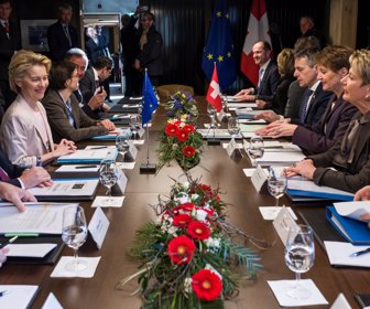 2020-01-20T142805Z_966079442_RC2QJE90RDID_RTRMADP_3_DAVOS-MEETING (1)
