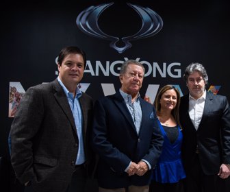 Foto social - nueva vitrina Ssangyong