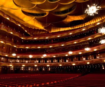 intermissison-MET-OPERA-Lincoln-Center-Manhattan-NYC-Jonathan-Tichler-Auditorium_1001_crop (1)