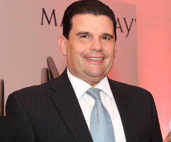 Roberto Villareal, Mary Kay