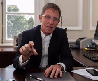 Emilio José Archila LR