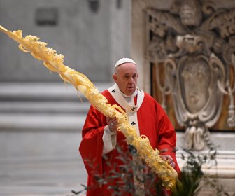 2020-04-05T091337Z_1572513448_RC29YF9IL5WF_RTRMADP_3_HEALTH-CORONAVIRUS-PALMSUNDAY-POPE (1)