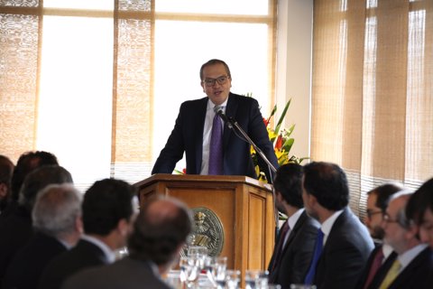 Fernando-Carrillo-Flórez-Procurador_LR-15