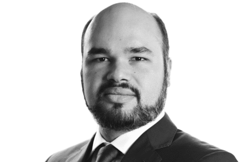 Raúl-Vargas_Asociado-Senior-de-Corporativo-y-M&A_LLOREDA-CAMACHO_web