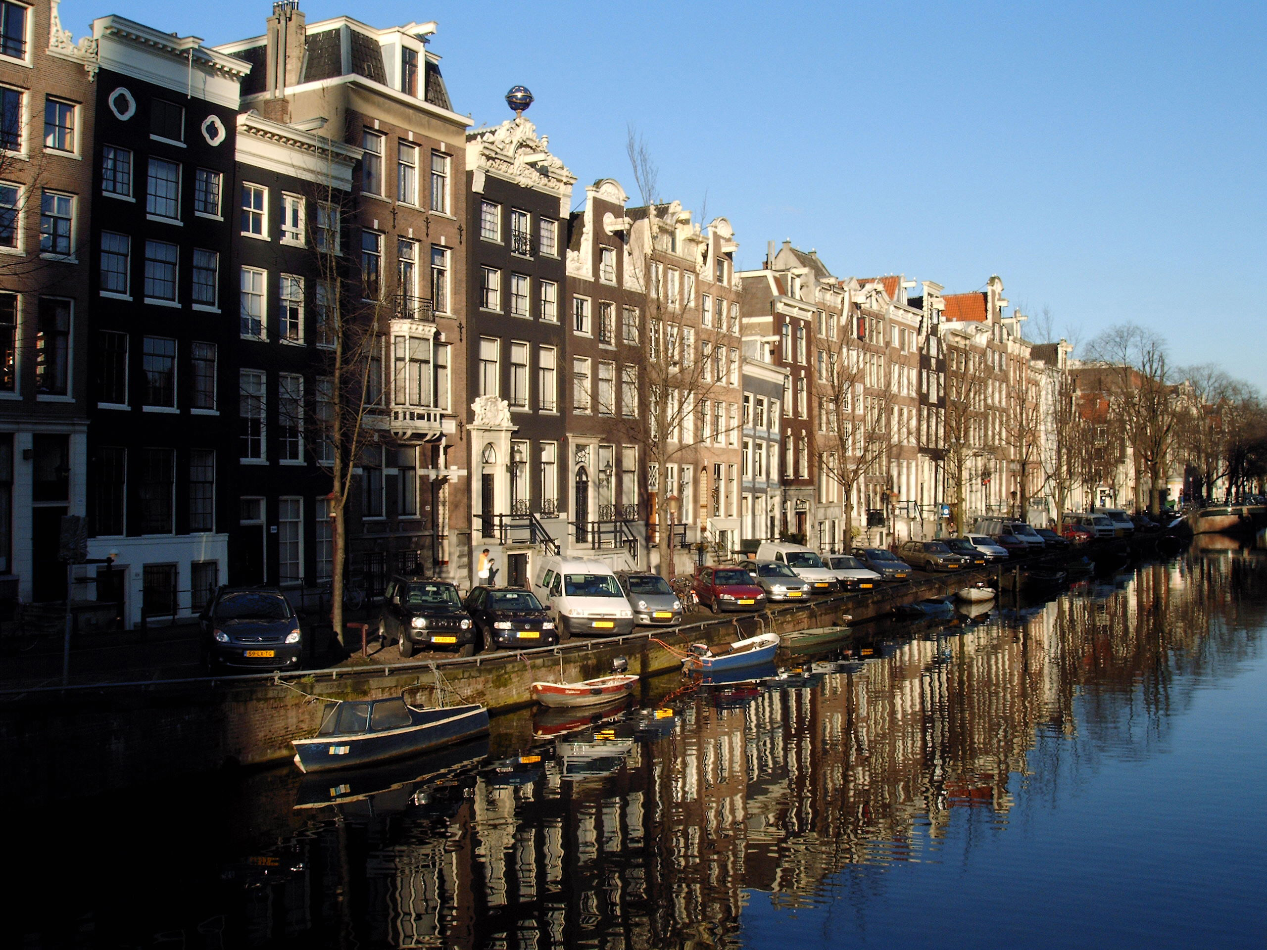 Ámsterdam, la capital de Holanda, es la ciudad del Red Light, museos y