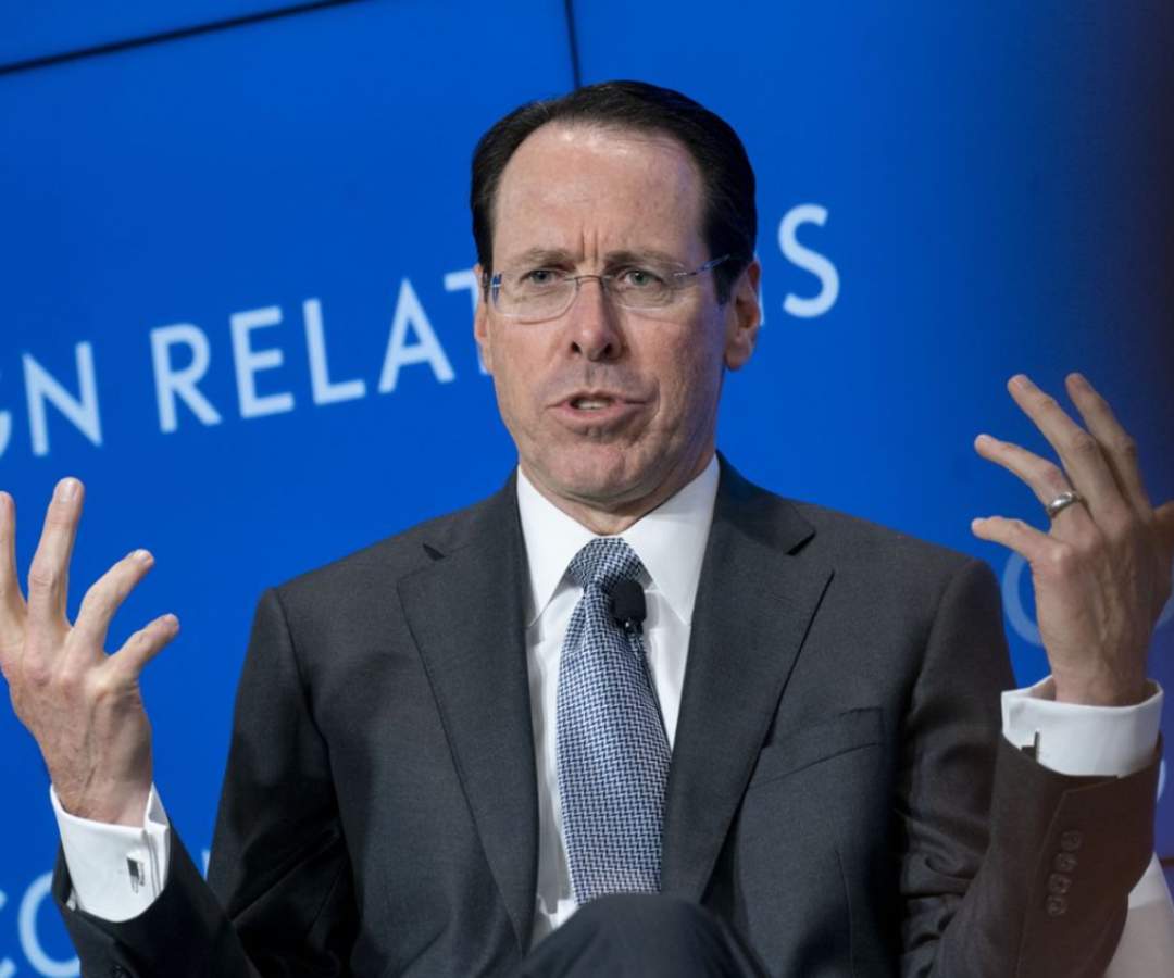 El presidente ejecutivo de AT&T, Randall Stephenson, dijo que se
