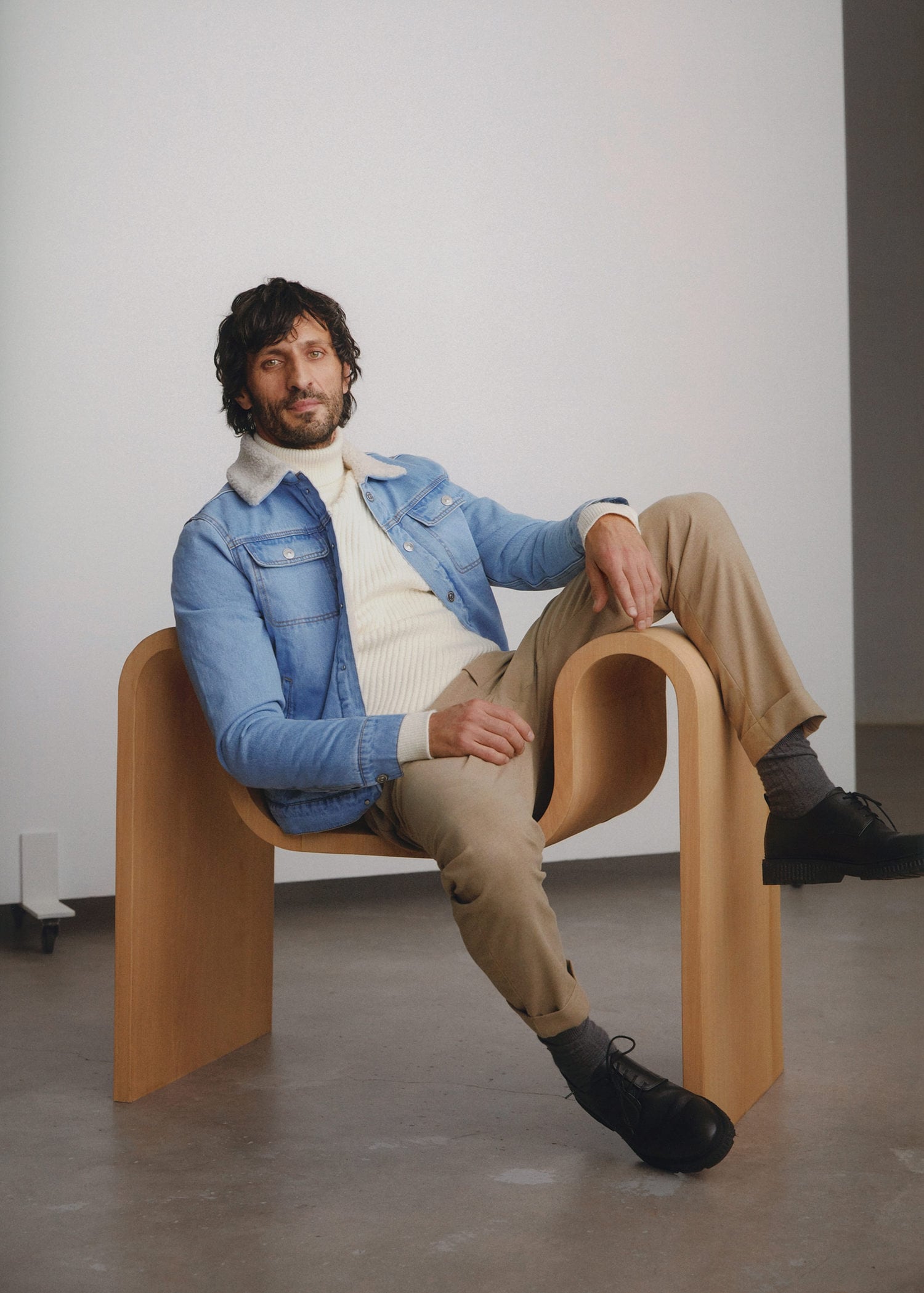 El consumidor está buscando colores que salen más allá de la paleta oscura. 