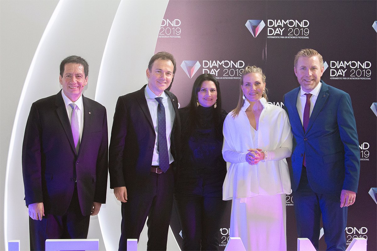 La Compania Oriflame Realizo Su Diamond Day 2019 En Bogota