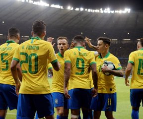 Los Equipos De Futbol Brasil Y Uruguay Bajaron Una Posicion En El Ranking Mundial De La Fifa