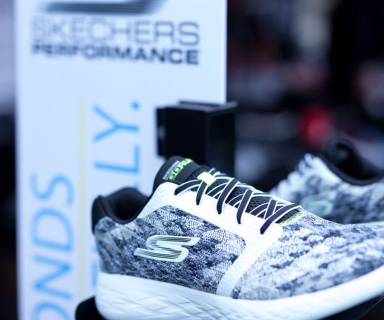 marca deportiva skechers