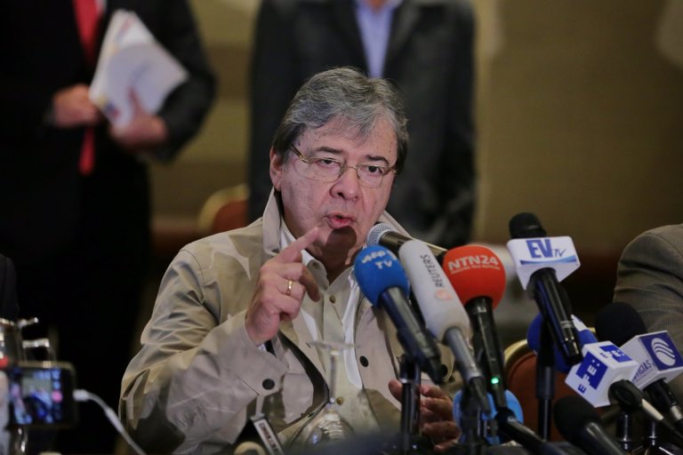 Lucha contra los rebeldes sería más fácil sin Maduro: canciller ...
