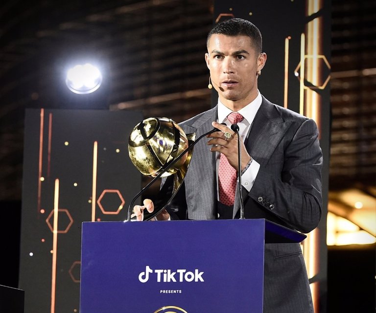 Cristiano Ronaldo Fue Elegido Como El Mejor Jugador Del Siglo En Los ...